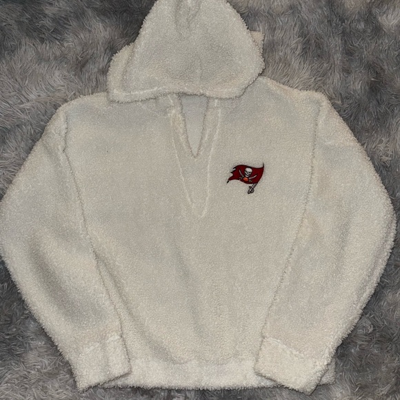 Women Buccaneers White Fleece  Set - Picture 2 of 5